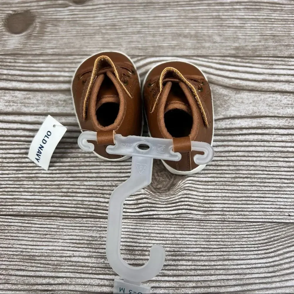 Old Navy  Boys Cognac Brown Crib Style Boots Sz 0-3M